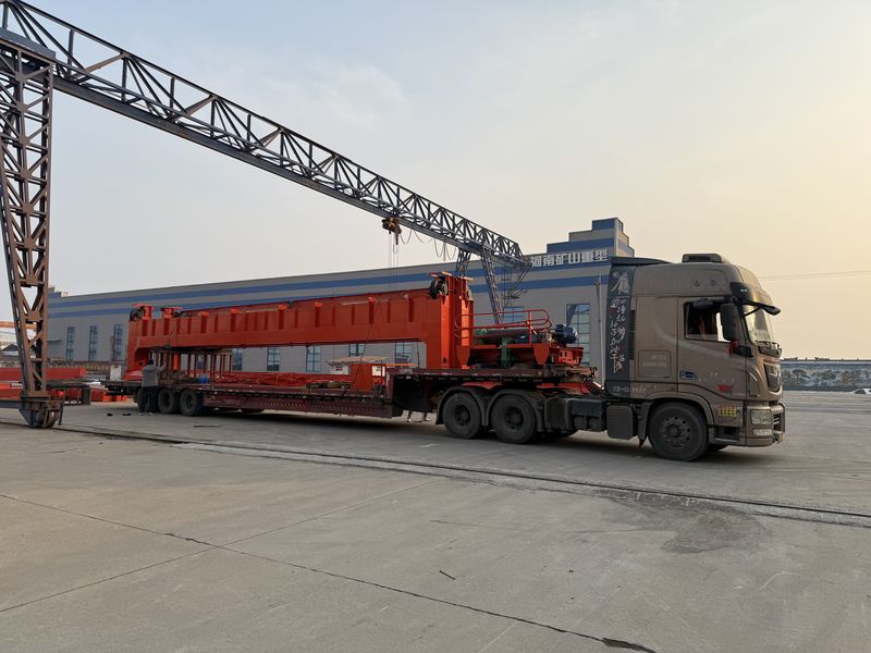 雙梁起重機 QD10t-13.5m  制作完成  裝車發出